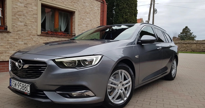 Opel Insignia cena 63900 przebieg: 149000, rok produkcji 2018 z Strzegom małe 742